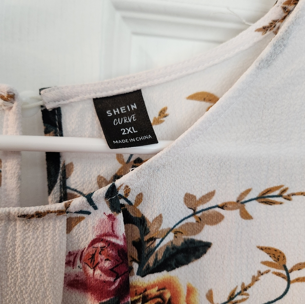 SHEIN Curve Floral Print Dressy Blouse - 2XL